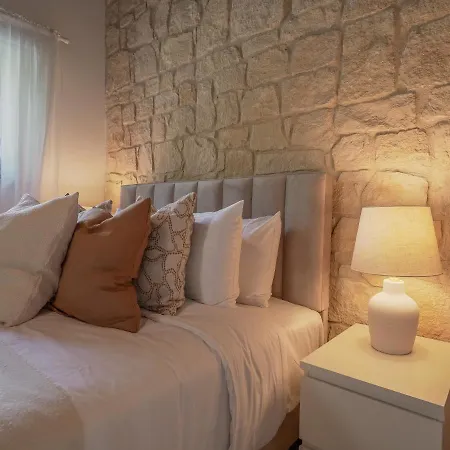 Phaedrus Living: Peristerona Traditional House Apartamento